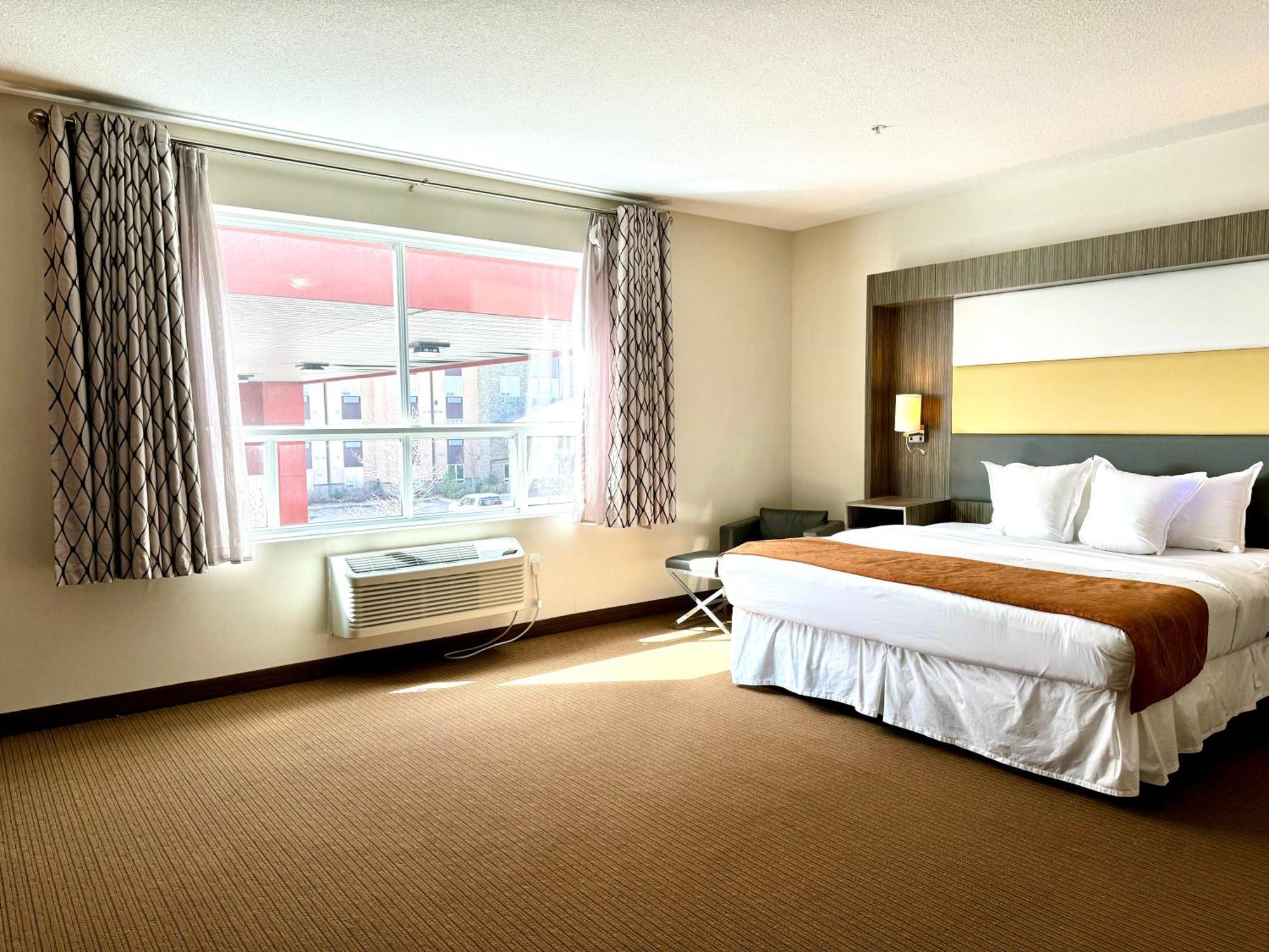 Southfort Inn Fort Saskatchewan Экстерьер фото