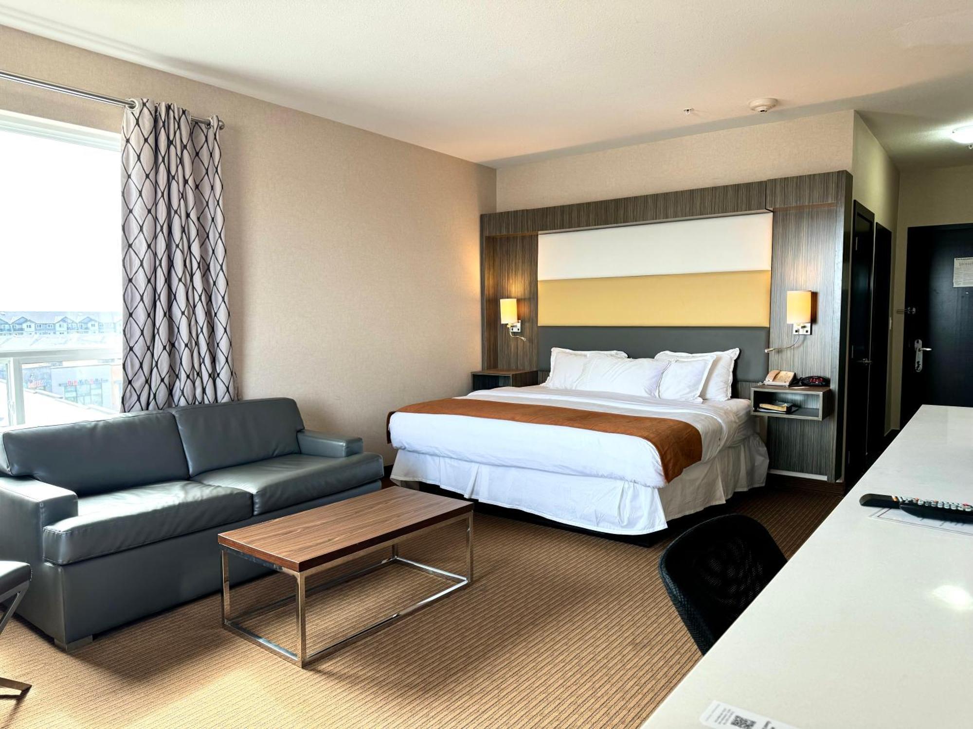 Southfort Inn Fort Saskatchewan Экстерьер фото