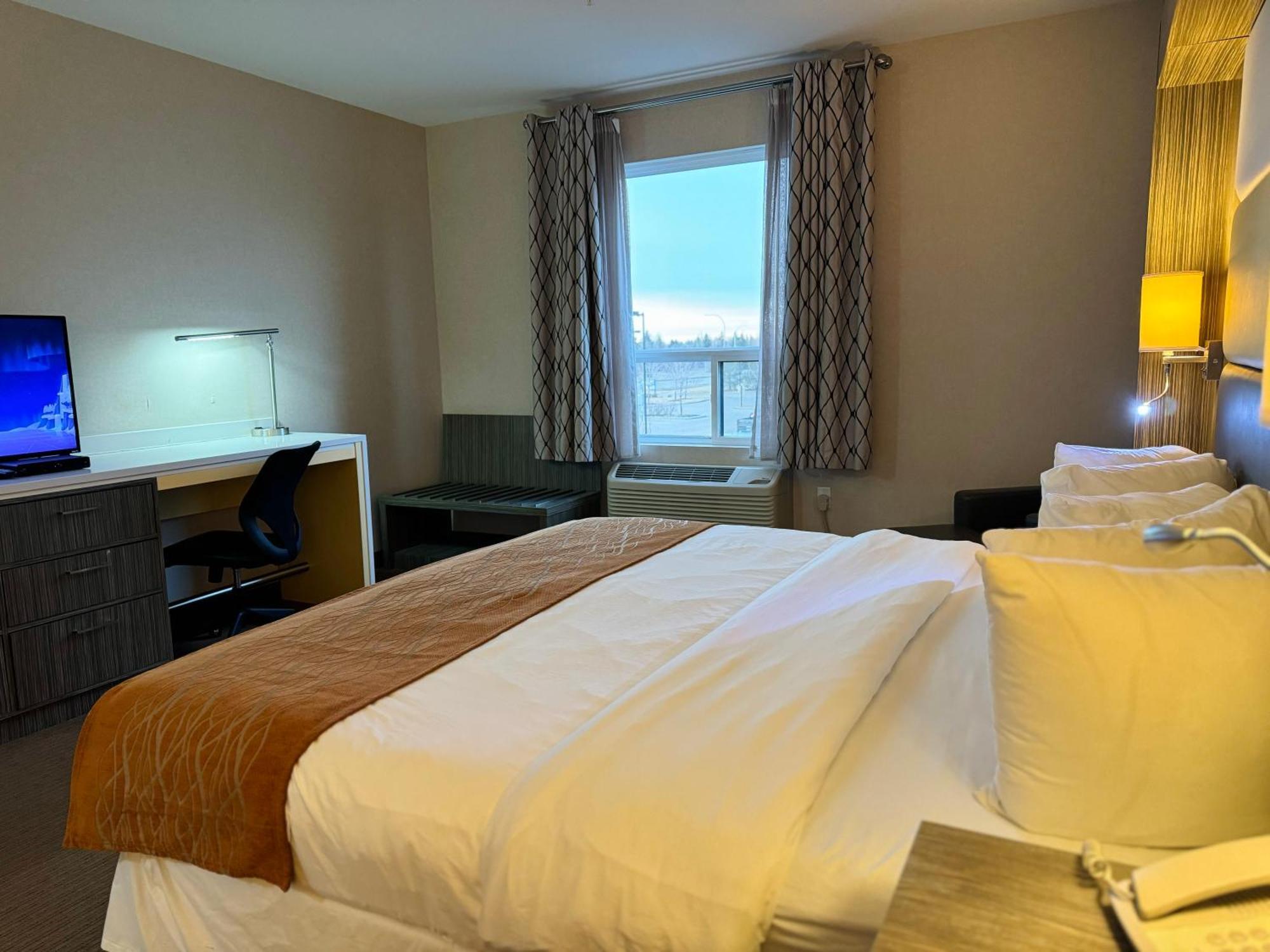 Southfort Inn Fort Saskatchewan Экстерьер фото