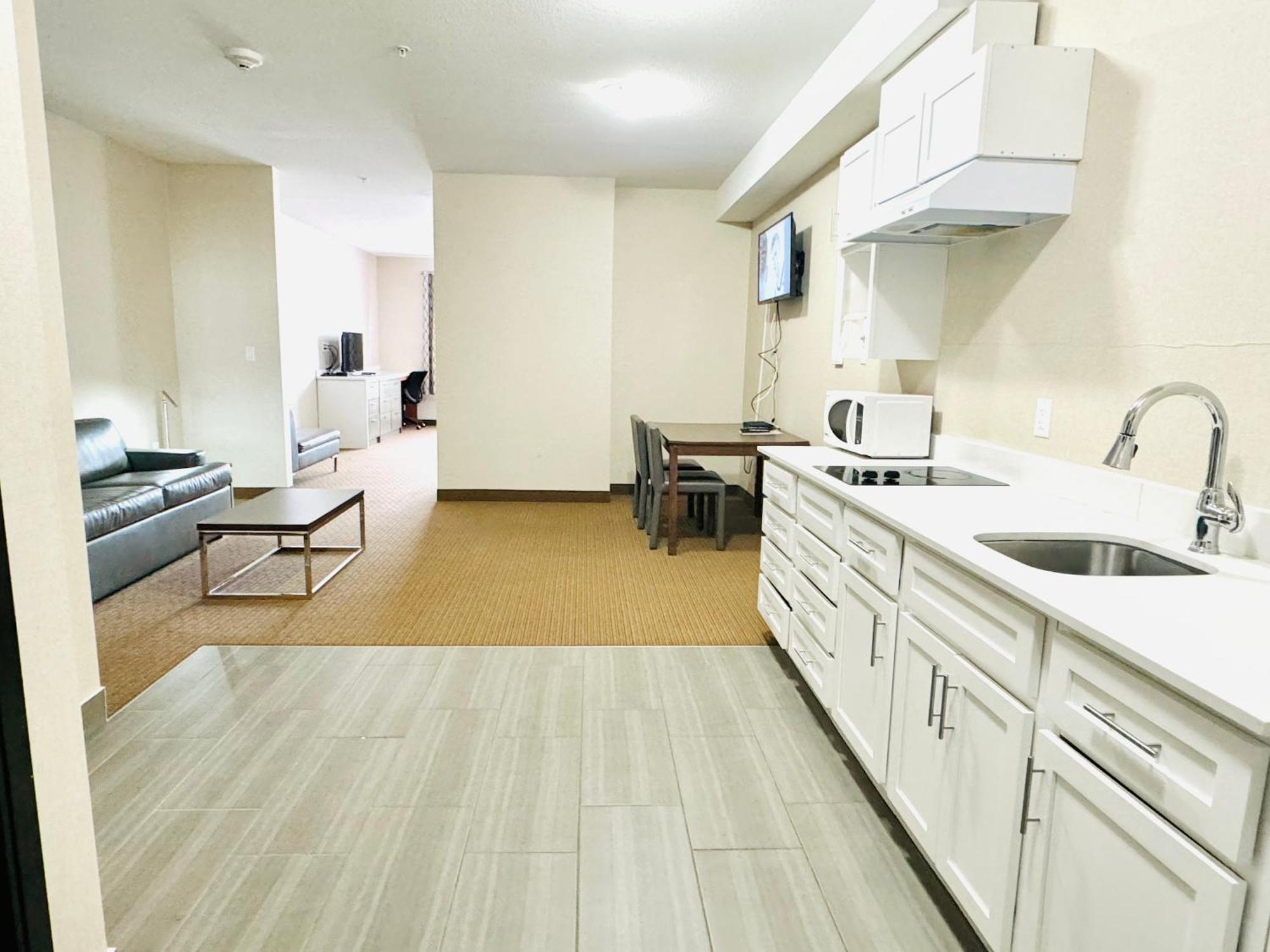 Southfort Inn Fort Saskatchewan Экстерьер фото