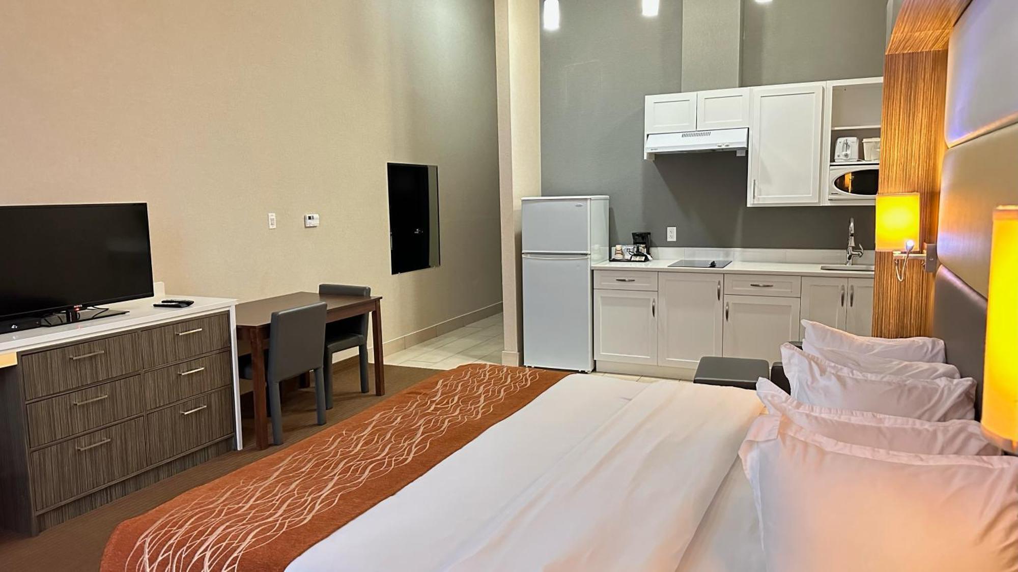 Southfort Inn Fort Saskatchewan Экстерьер фото