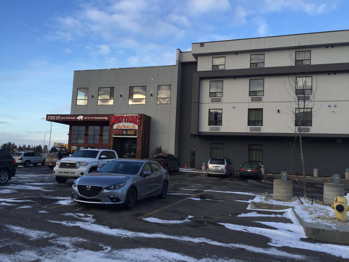 Southfort Inn Fort Saskatchewan Экстерьер фото