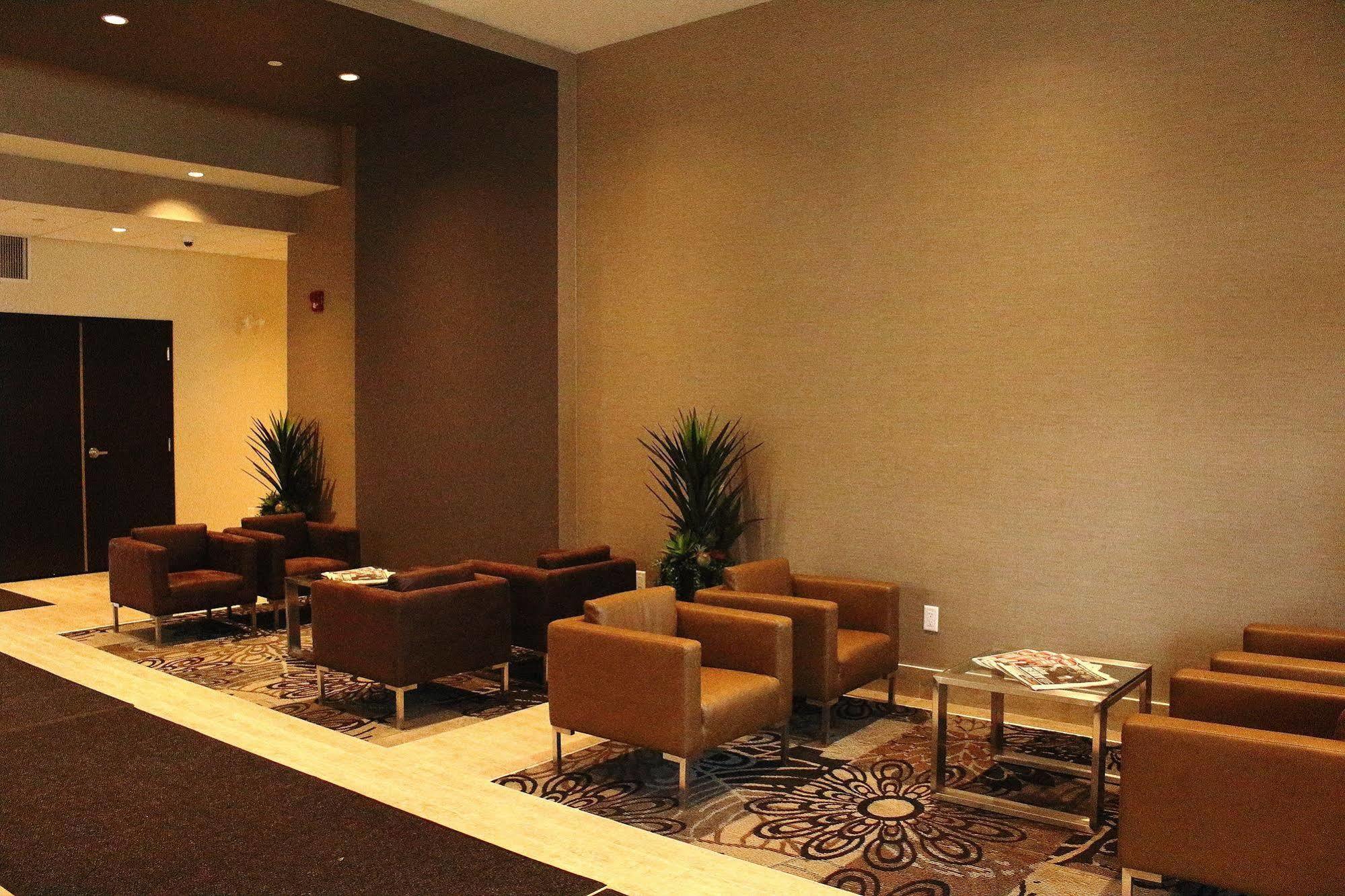 Southfort Inn Fort Saskatchewan Экстерьер фото